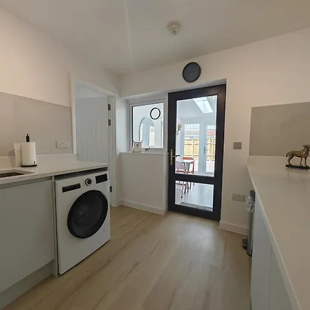 Gated 2 Guests Private House Free Parking Villa Bristol Exterior photo