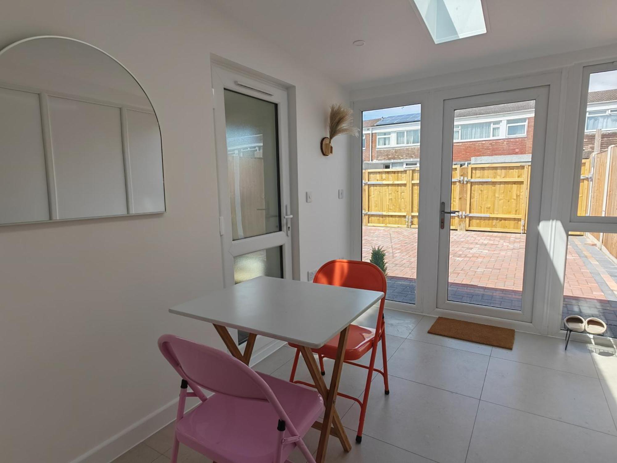 Holiday home Gated 2 Guests Private House Free Parking