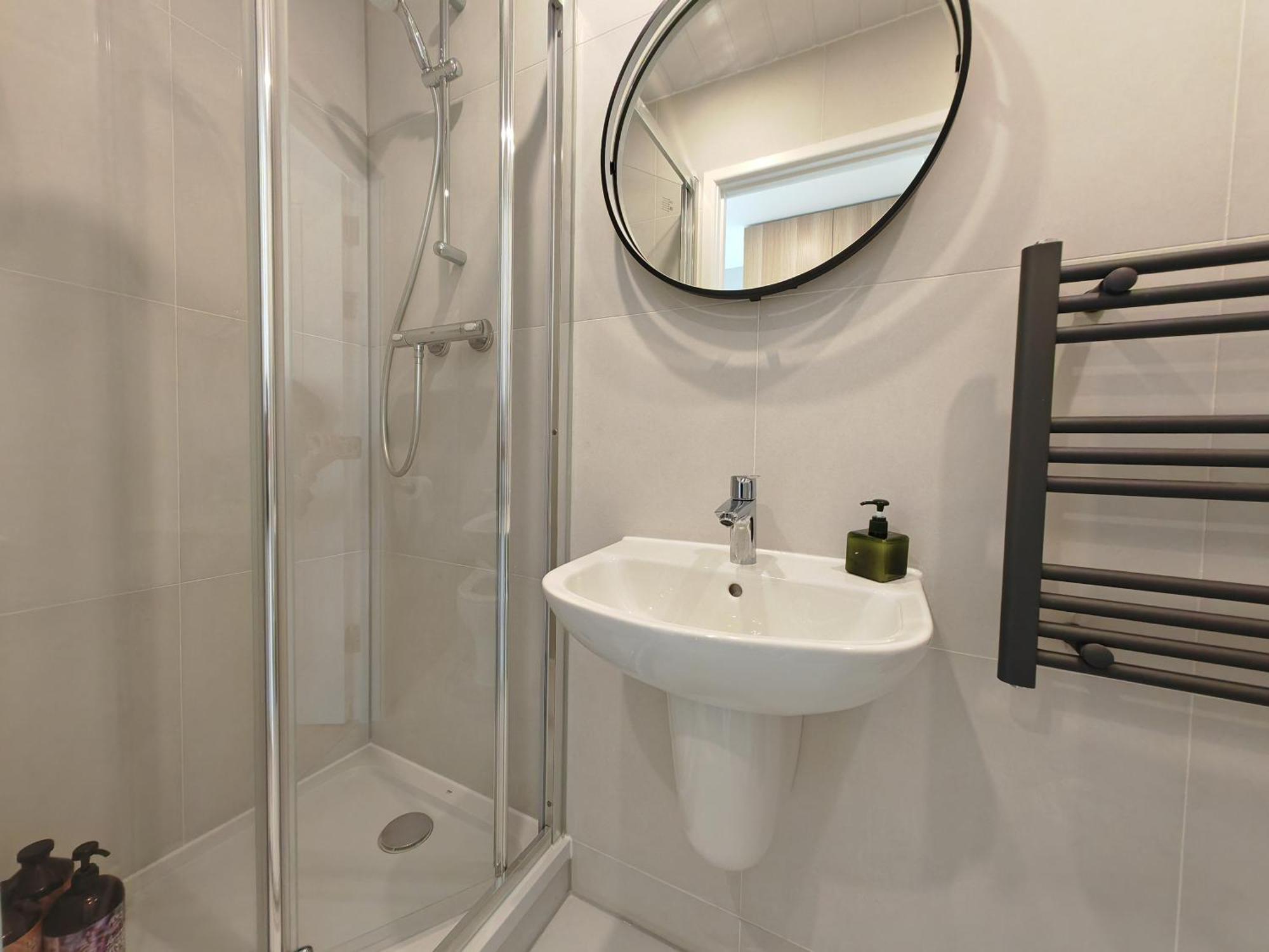 Holiday home Gated 2 Guests Private House Free Parking Bristol