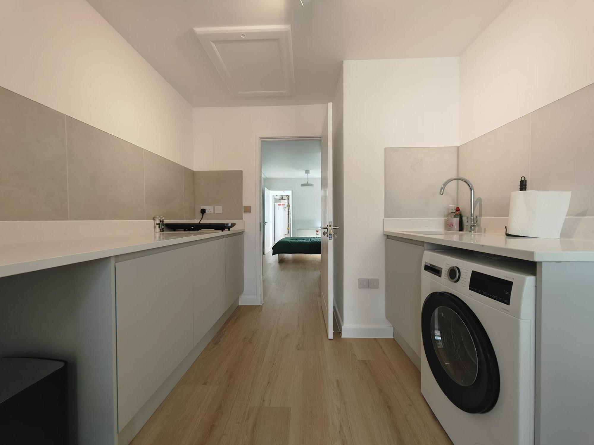 Holiday home Gated 2 Guests Private House Free Parking *